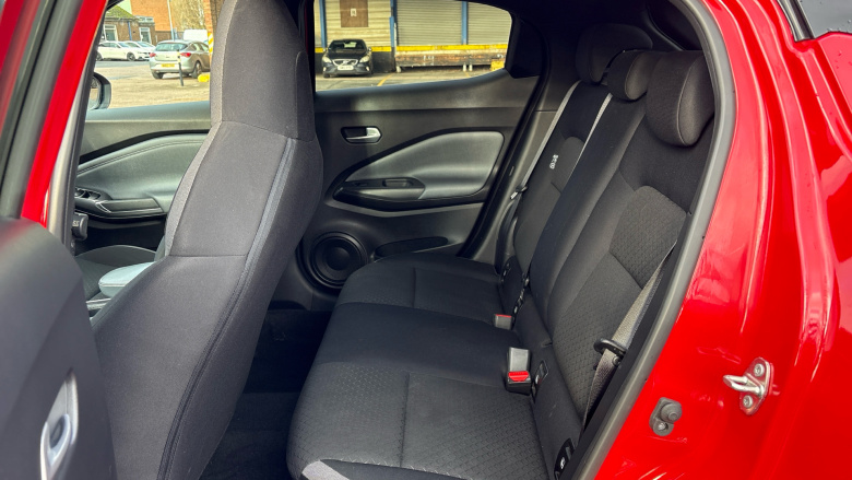 Nissan Juke 1.0 DiG-T 114 N-Connecta 5dr Petrol Hatchback